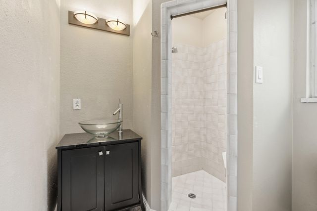 2077 Skyline Drive, Redding, CA 96001