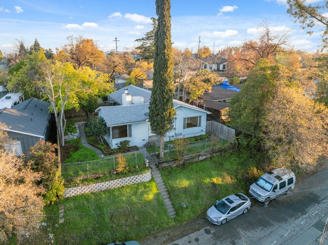 2077 Skyline Drive, Redding, CA 96001