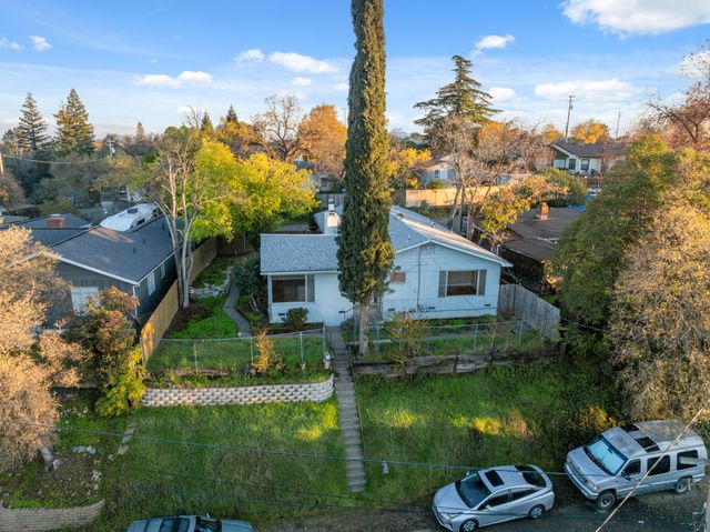 2077 Skyline Drive, Redding, CA 96001