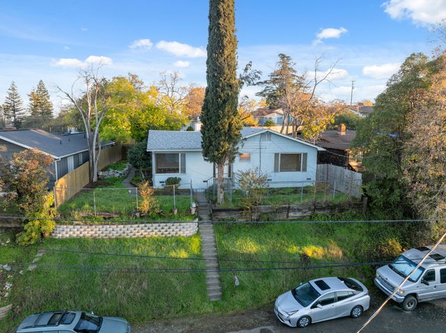 2077 Skyline Drive, Redding, CA 96001