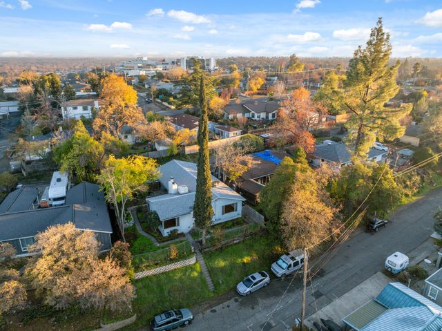 2077 Skyline Drive, Redding, CA 96001