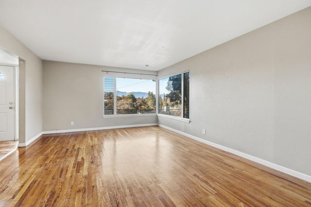 2077 Skyline Drive, Redding, CA 96001