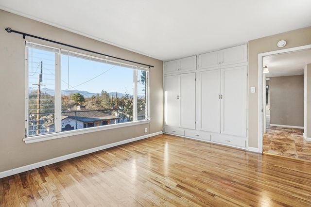 2077 Skyline Drive, Redding, CA 96001