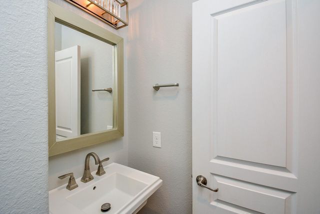 11 Waterfall Way, Tomball, TX 77375