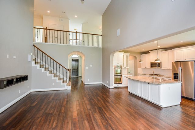 11 Waterfall Way, Tomball, TX 77375