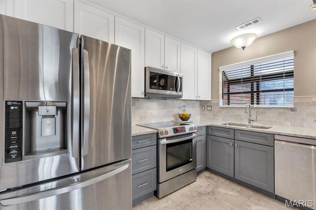 309 Hemingway Lane, Weldon Spring, MO 63304