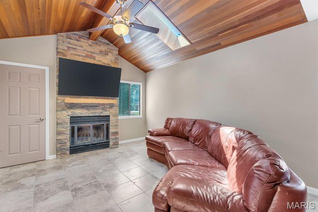 309 Hemingway Lane, Weldon Spring, MO 63304