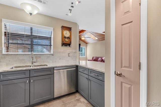 309 Hemingway Lane, Weldon Spring, MO 63304