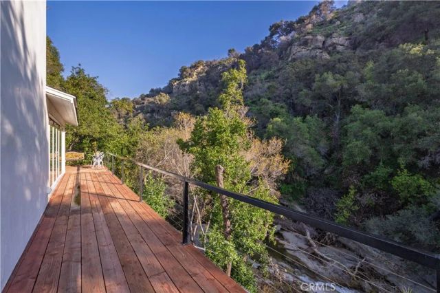 330 S Topanga Canyon Blvd., Topanga, CA 90290