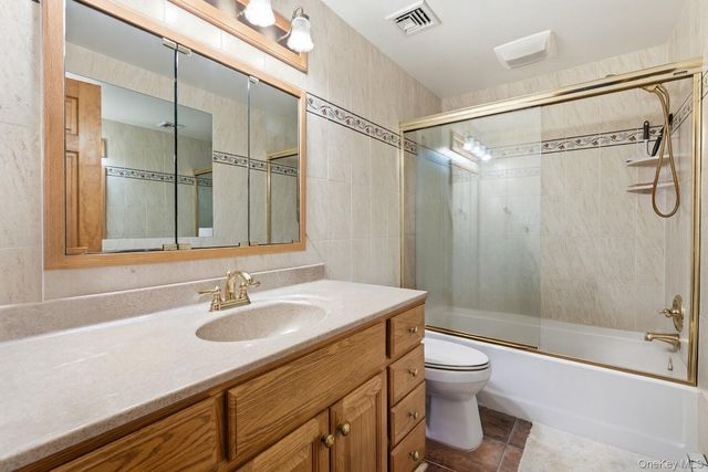 2011 Orinoco Drive, West Islip, NY 11795