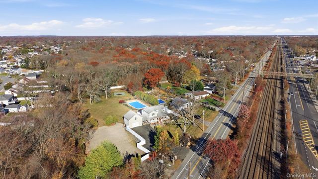 2011 Orinoco Drive, West Islip, NY 11795