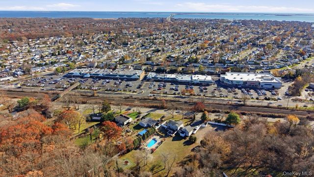 2011 Orinoco Drive, West Islip, NY 11795