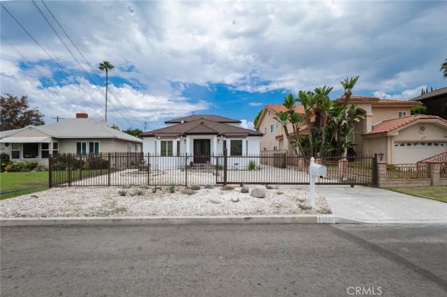 15147 Otsego, Sherman Oaks, CA 91403
