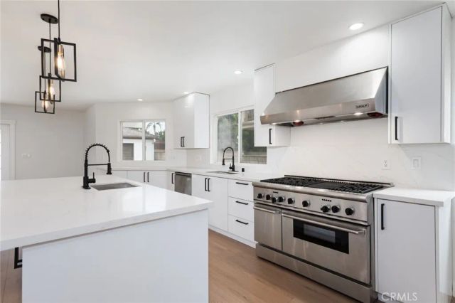 15147 Otsego, Sherman Oaks, CA 91403