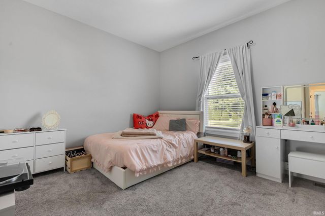 5919 Boxwood Dr E, South Bend, IN 46614