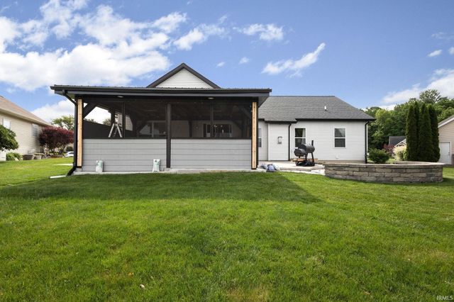 5919 Boxwood Dr E, South Bend, IN 46614
