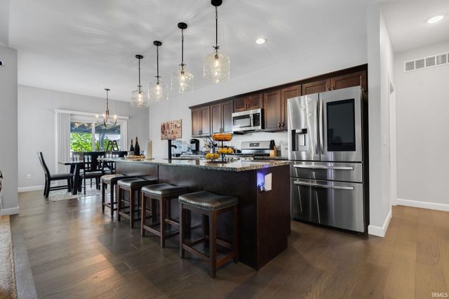 5919 Boxwood Dr E, South Bend, IN 46614