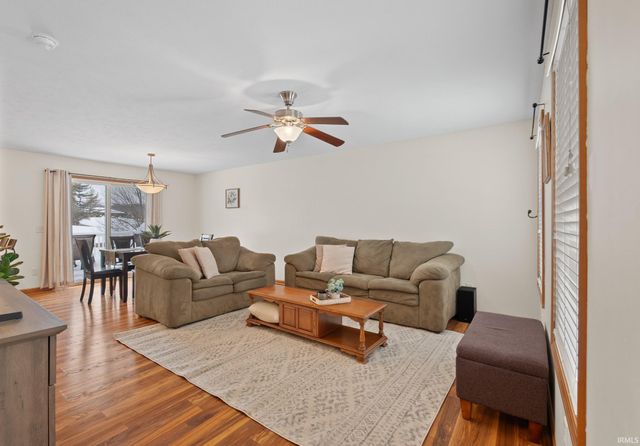 1199 N Slateview Court, Warsaw, IN 46582