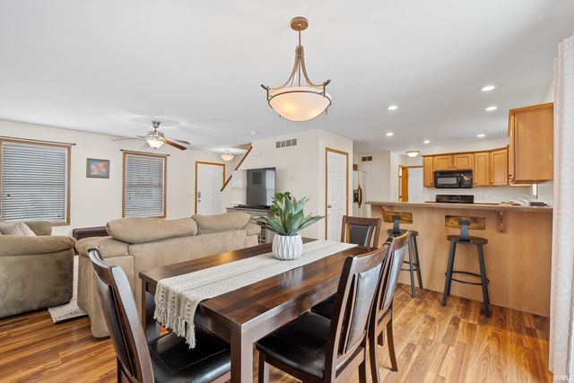 1199 N Slateview Court, Warsaw, IN 46582