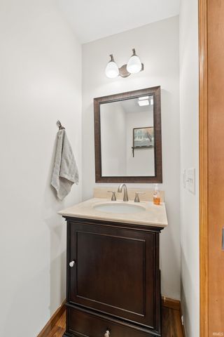 1199 N Slateview Court, Warsaw, IN 46582