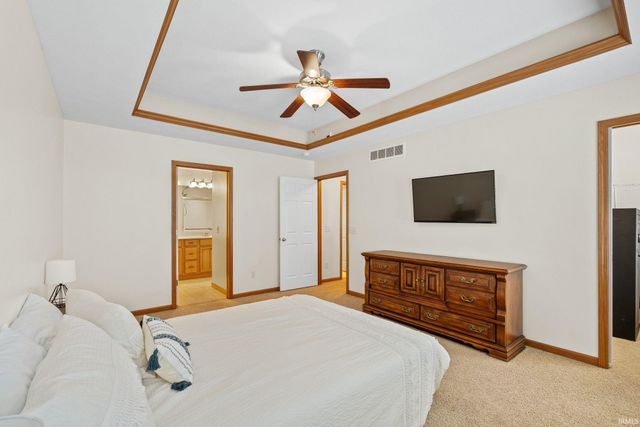 1199 N Slateview Court, Warsaw, IN 46582