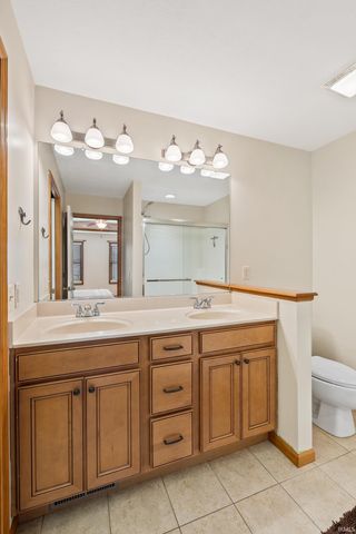 1199 N Slateview Court, Warsaw, IN 46582