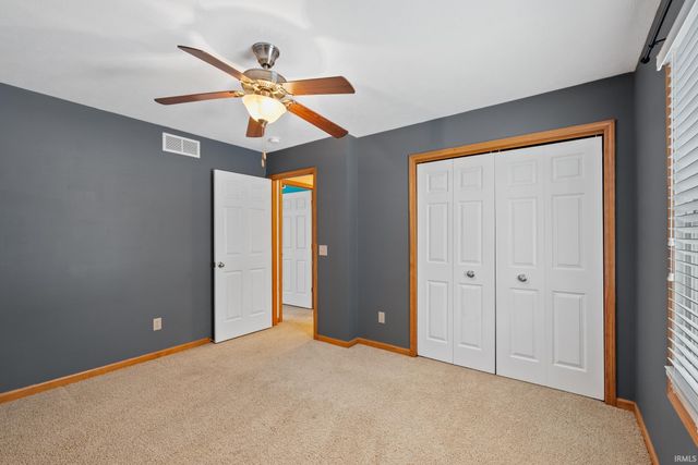 1199 N Slateview Court, Warsaw, IN 46582