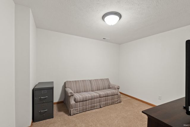 1199 N Slateview Court, Warsaw, IN 46582