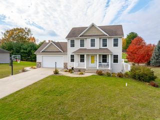 1199 N Slateview Court, Warsaw, IN 46582