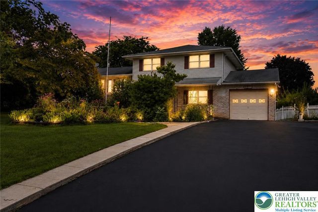 4279 Hilltop Place, Bethlehem Twp, PA 18020