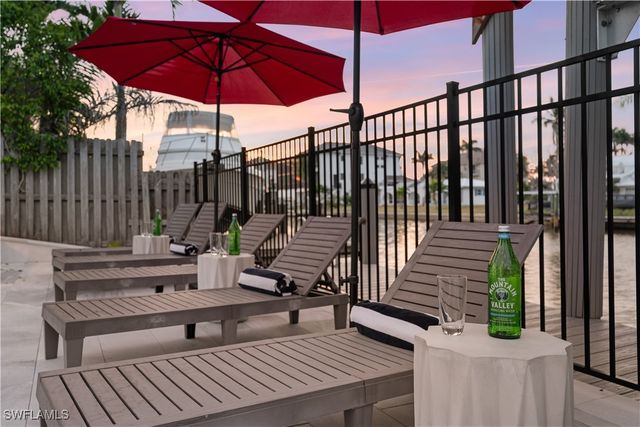 493 Willet AVE, Naples, FL 34108