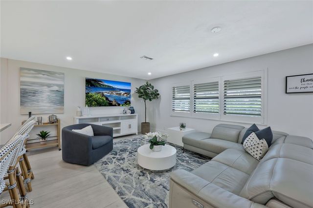 493 Willet AVE, Naples, FL 34108