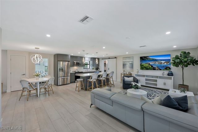 493 Willet AVE, Naples, FL 34108