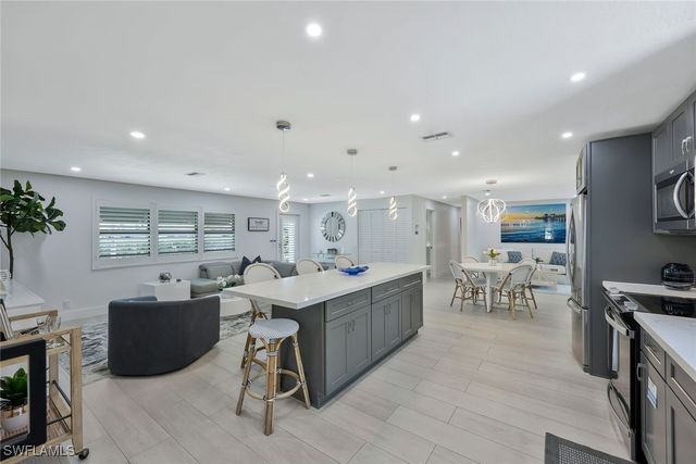 493 Willet AVE, Naples, FL 34108