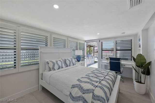 493 Willet AVE, Naples, FL 34108