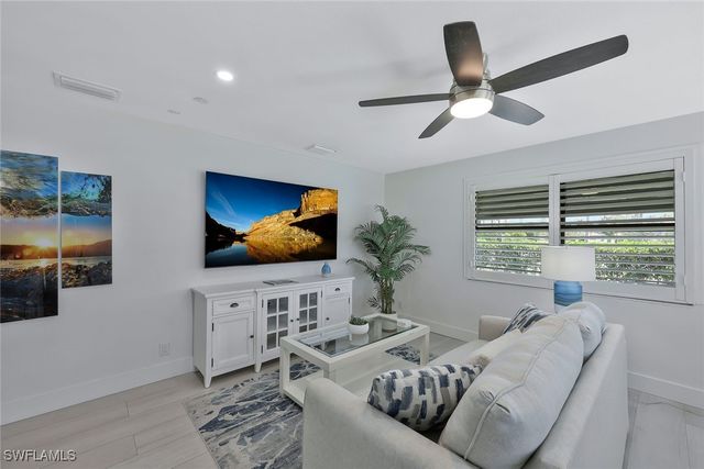 493 Willet AVE, Naples, FL 34108