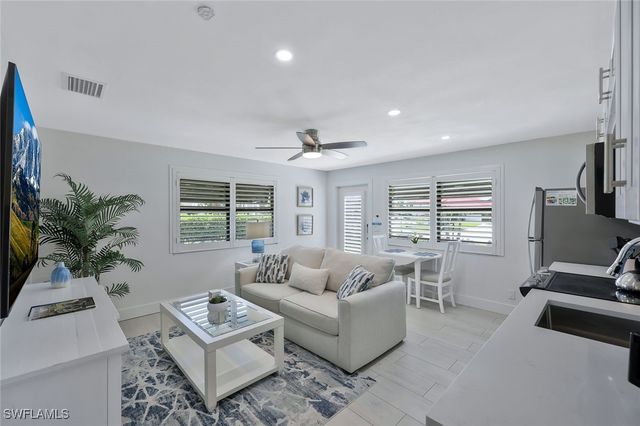 493 Willet AVE, Naples, FL 34108