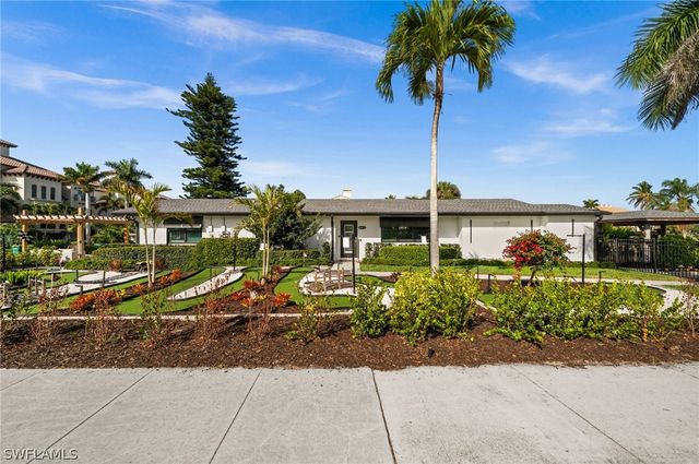 493 Willet AVE, Naples, FL 34108