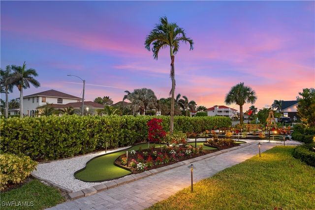 493 Willet AVE, Naples, FL 34108