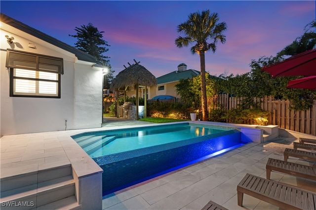 493 Willet AVE, Naples, FL 34108