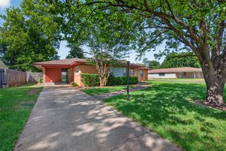 2425 Waverly, Bossier City, LA 71111