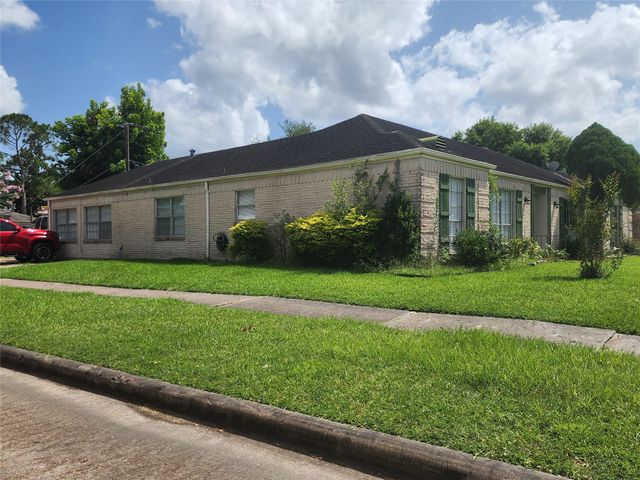 7903 Sharpview Drive, Houston, TX 77036