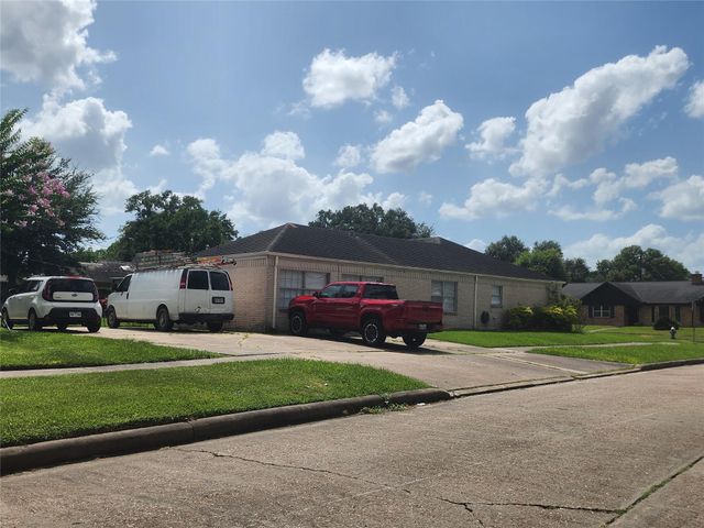 7903 Sharpview Drive, Houston, TX 77036