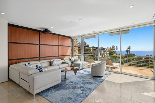 856 Diamond, Laguna Beach, CA 92651