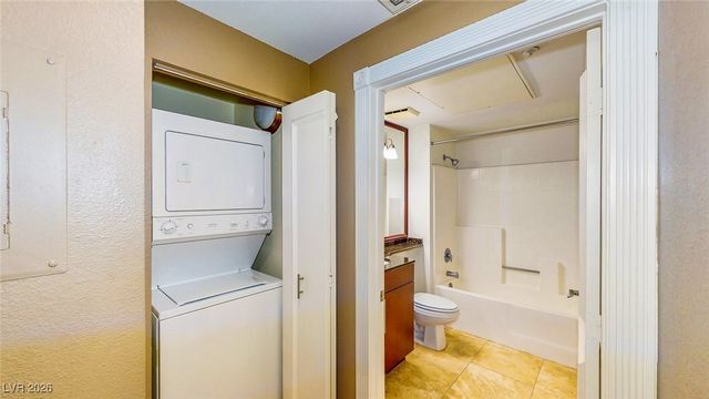 260 East Flamingo Road 229, Las Vegas, NV 89169