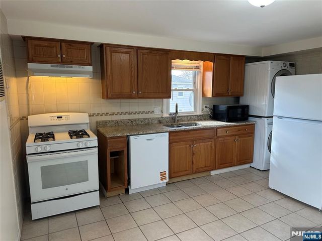 368 New York Avenue 2, Lyndhurst, NJ 07071