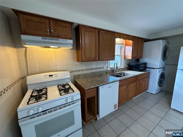 368 New York Avenue 2, Lyndhurst, NJ 07071