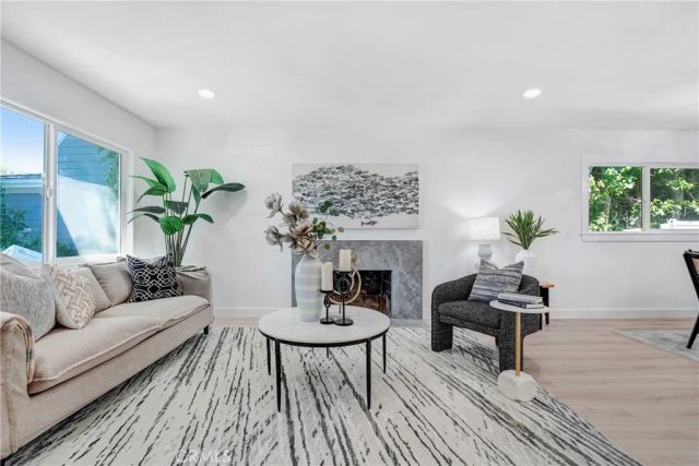 20919 Costanso Street, Woodland Hills, CA 91364