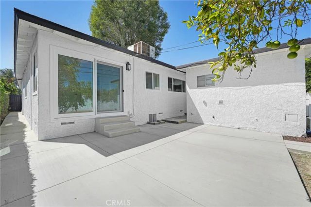 20919 Costanso Street, Woodland Hills, CA 91364