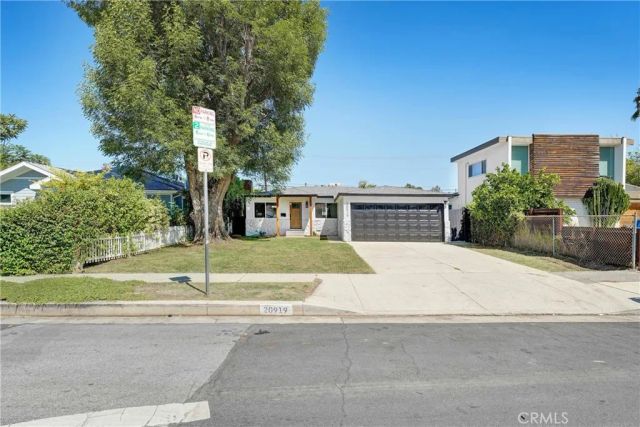 20919 Costanso Street, Woodland Hills, CA 91364
